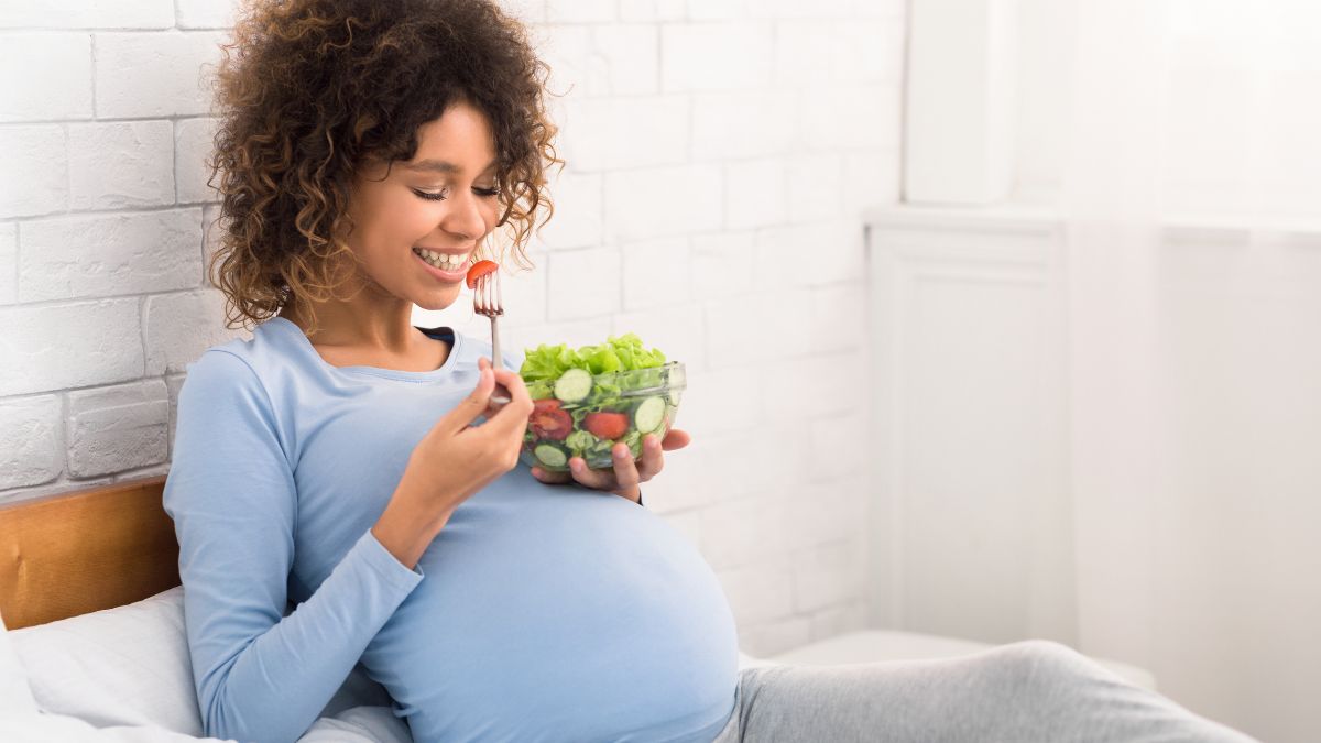 femme enceinte qui mange