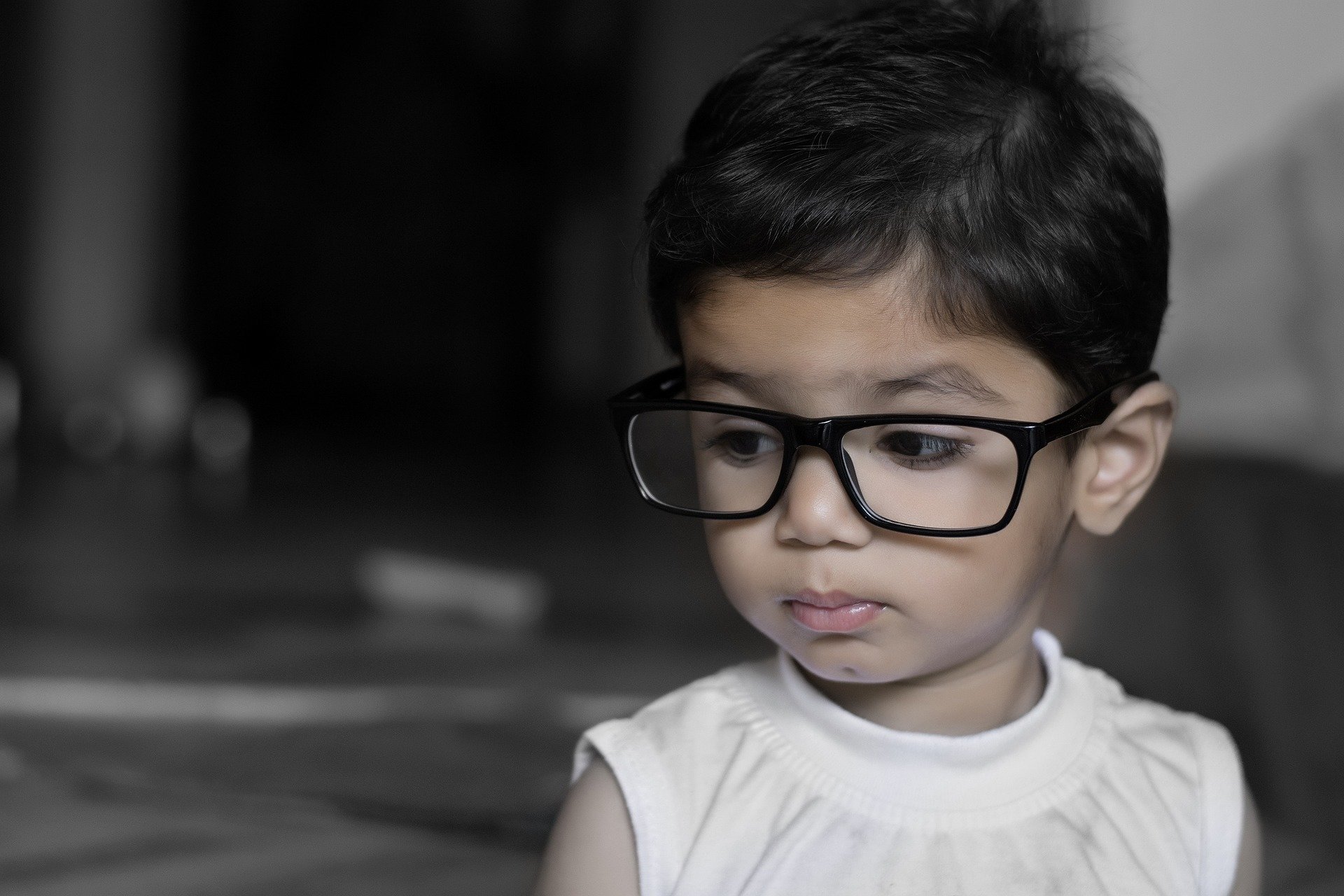 Signes indiquant que votre enfant pourrait avoir besoin de lunettes