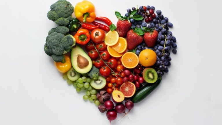 image de coeur de fruits et légumes pour régime santé