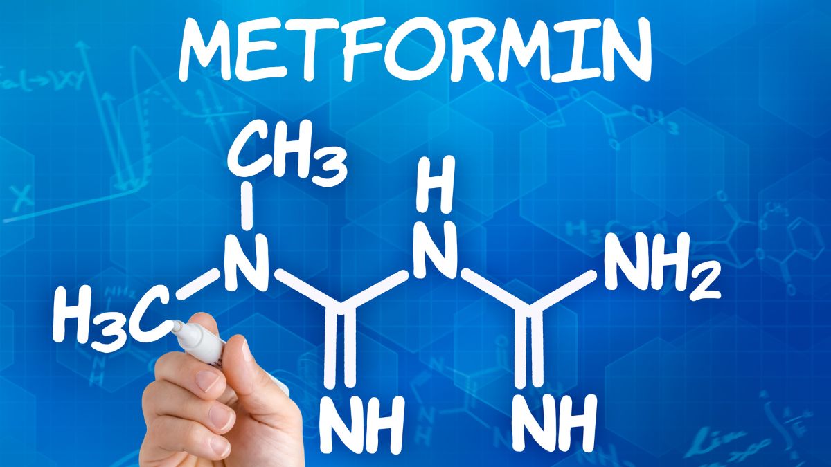 Metformin ecrit sur tableau avec sa formule chimique